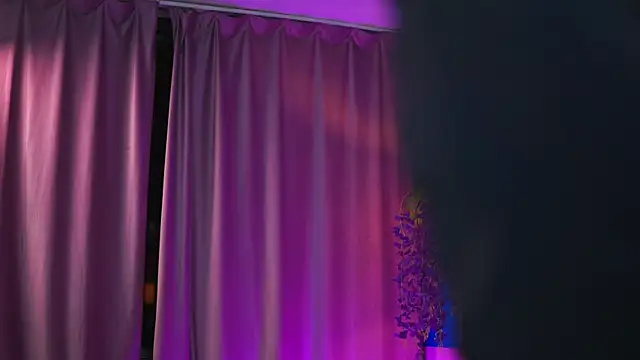 ElyssawetXX online show from 10, 4, 2026