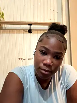 Issa smooch online show from 12, 11, 2025