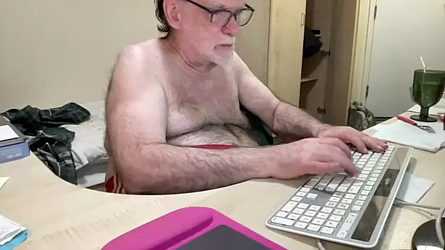 Snapshot of coach-karl chatting on 18, 5, 2026 coach-karl online show from 18, 5, 2026