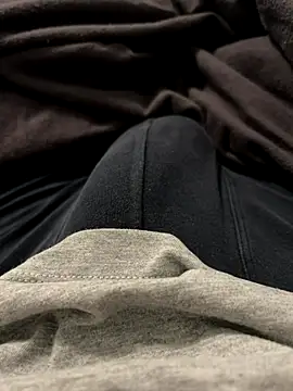 Snapshot of Weisser_Riese0 chatting on 12, 11, 2025 Weisser Riese0 online show from 12, 11, 2025