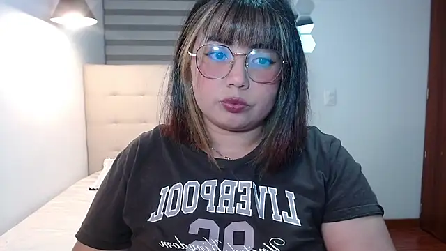 YiniBelle online show from 24, 11, 2025