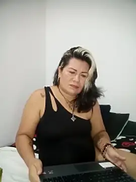 Snapshot of angi_daw chatting on 21, 12, 2025 angi daw online show from 21, 12, 2025