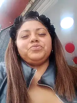 Snapshot of la_beba20 chatting on 17, 11, 2025 la beba20 online show from 17, 11, 2025