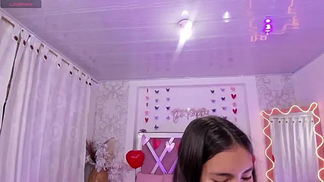 ISABELA TAY online show from 3, 3, 2026