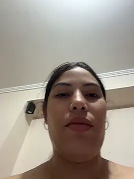 Snapshot of Anna_Bitch_Disgusting chatting on 7, 6, 2026 Anna Bitch Disgusting online show from 7, 6, 2026