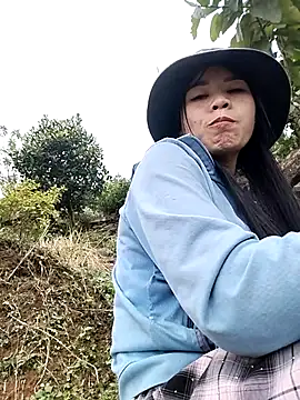 Snapshot of gugu0022 chatting on 16, 12, 2025 gugu0022 online show from 16, 12, 2025