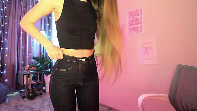 Aurora Glow21 online show from 18, 3, 2026