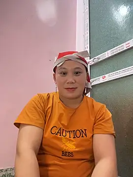 Snapshot of xuan-ha chatting on 22, 12, 2025 xuan-ha online show from 22, 12, 2025