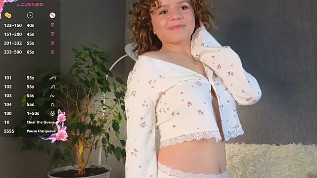 Snapshot of my_monique chatting on 30, 11, 2025 my monique online show from 30, 11, 2025