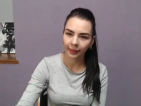 divina kira online show from 4, 12, 2025