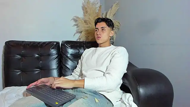 ZeusBrant online show from 11, 4, 2026