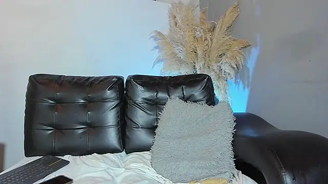 ZeusBrant online show from 13, 4, 2026