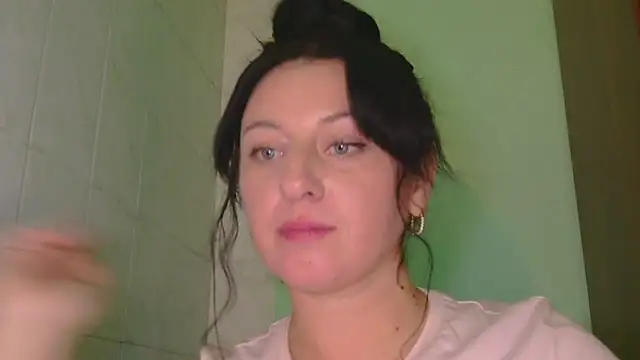 Snapshot of MelinaAx chatting on 4, 12, 2025 MelinaAx online show from 4, 12, 2025