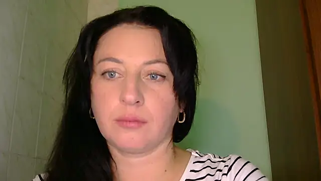 Snapshot of MelinaAx chatting on 16, 12, 2025 MelinaAx online show from 16, 12, 2025