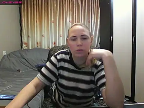 Snapshot of JenniDeep chatting on 23, 4, 2026 JenniDeep online show from 23, 4, 2026