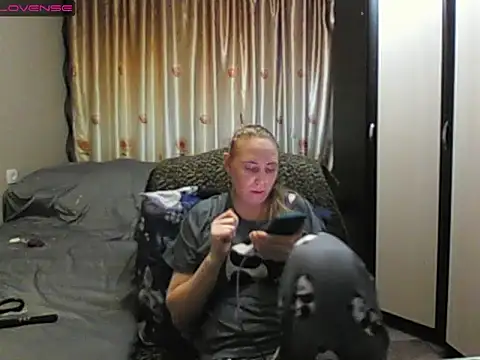 Snapshot of JenniDeep chatting on 24, 4, 2026 JenniDeep online show from 24, 4, 2026