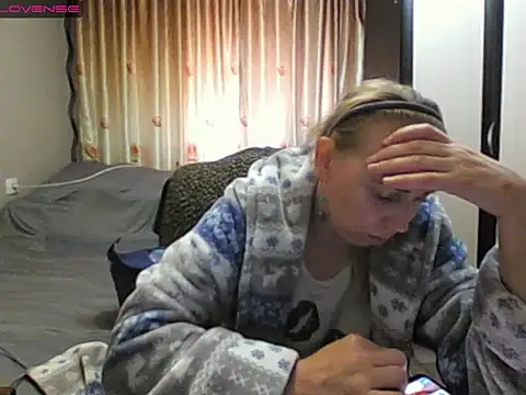 Snapshot of JenniDeep chatting on 8, 5, 2026 JenniDeep online show from 8, 5, 2026