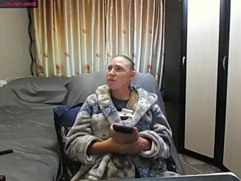 Snapshot of JenniDeep chatting on 1, 6, 2026 JenniDeep online show from 1, 6, 2026