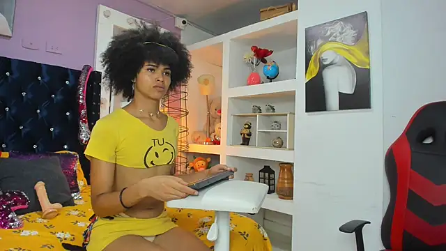 Zaira sofiaa online show from 2, 2, 2026