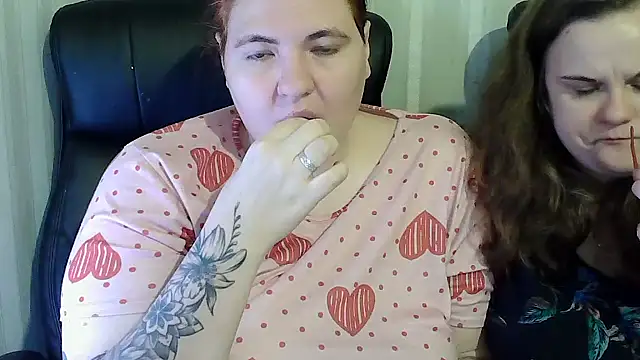 Snapshot of HollyXXEva chatting on 29, 11, 2025 HollyXXEva online show from 29, 11, 2025