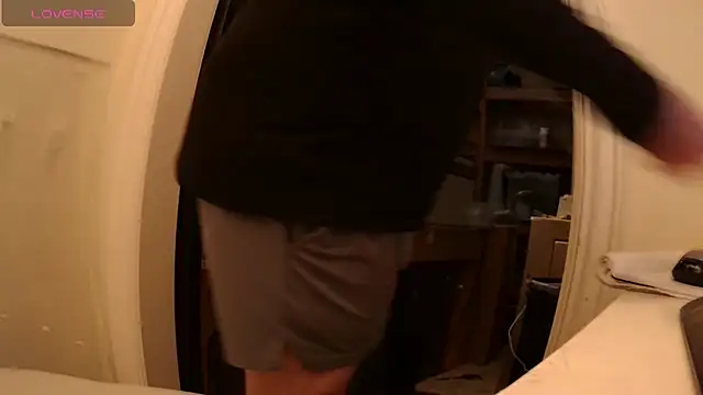 Snapshot of NaZtySar4h chatting on 15, 12, 2025 NaZtySar4h online show from 15, 12, 2025