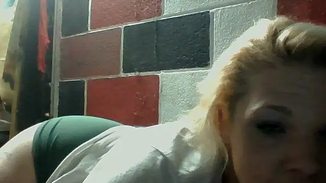 Snapshot of 1anOnlyHoTTLuLu chatting on 16, 11, 2025 1anOnlyHoTTLuLu online show from 16, 11, 2025