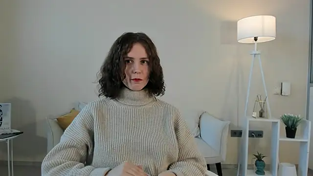 Snapshot of DaraEpstein chatting on 17, 11, 2025 DaraEpstein online show from 17, 11, 2025