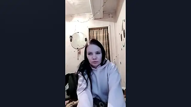 Snapshot of JennyReidmond chatting on 15, 11, 2025 JennyReidmond online show from 15, 11, 2025