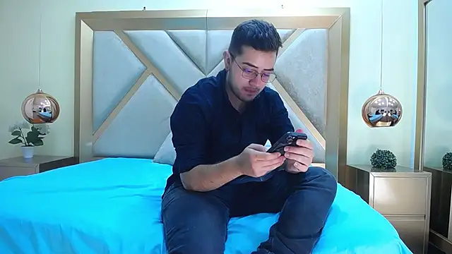 Ethan Greys online show from 18, 12, 2025