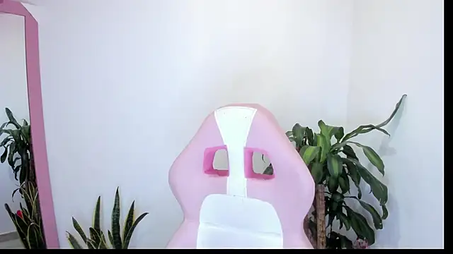 Snapshot of SOFIA_SWEETT22 chatting on 5, 12, 2025 SOFIA SWEETT22 online show from 5, 12, 2025