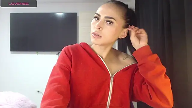 Snapshot of Linda__fiore chatting on 16, 11, 2025 Linda fiore online show from 16, 11, 2025