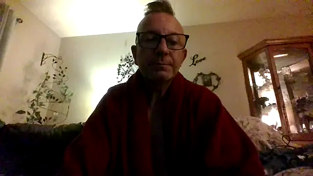 Snapshot of longsmooth4u chatting on 19, 5, 2026 longsmooth4u online show from 19, 5, 2026