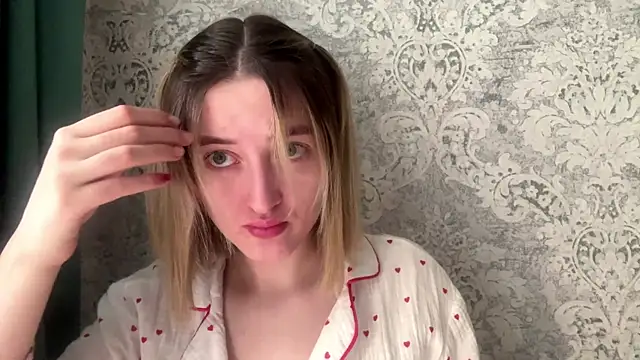 Emily lyy online show from 19, 12, 2025