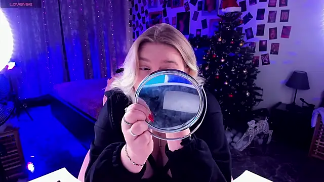 Snapshot of LouiseMous chatting on 8, 1, 2026 LouiseMous online show from 8, 1, 2026