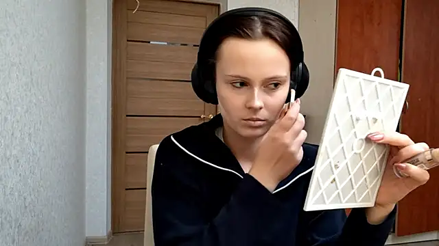 Snapshot of LouiseMarengo chatting on 29, 11, 2025 LouiseMarengo online show from 29, 11, 2025