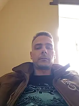 Snapshot of Gregorywhitelegs chatting on 4, 4, 2026 Gregorywhitelegs online show from 4, 4, 2026