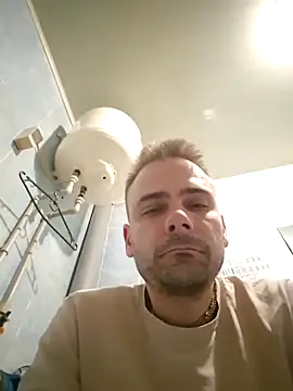 Snapshot of Gregorywhitelegs chatting on 13, 4, 2026 Gregorywhitelegs online show from 13, 4, 2026