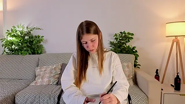 Snapshot of LesaFeldker chatting on 29, 11, 2025 LesaFeldker online show from 29, 11, 2025