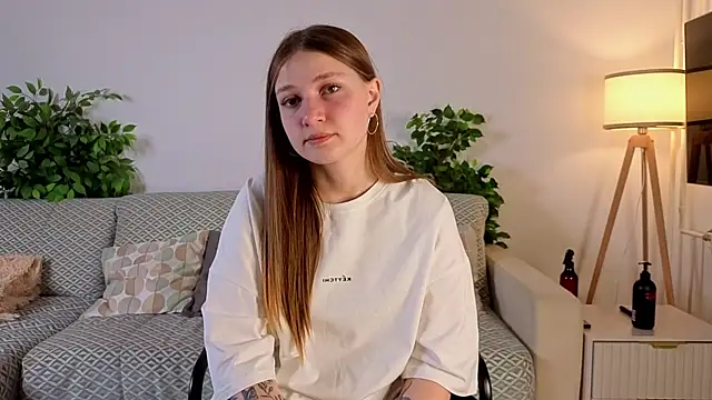 Snapshot of LesaFeldker chatting on 30, 11, 2025 LesaFeldker online show from 30, 11, 2025