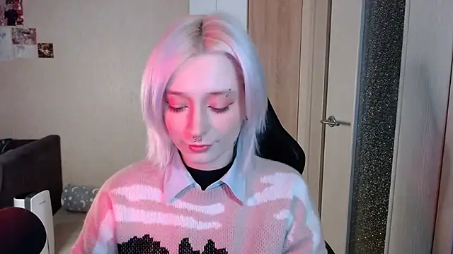 SophiaLur online show from 2, 12, 2025