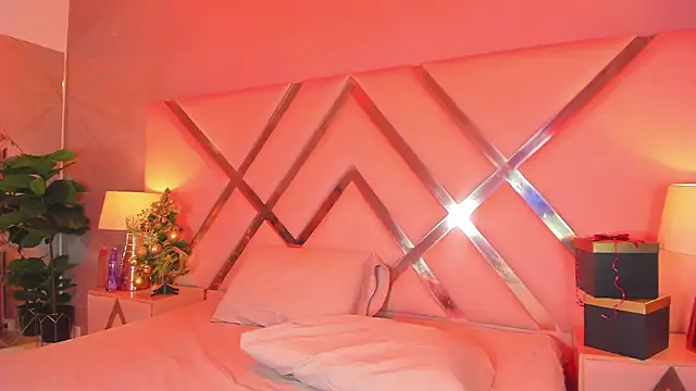 Snapshot of Samantha_Bale chatting on 3, 12, 2025 Samantha Bale online show from 3, 12, 2025