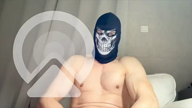 Snapshot of Luna_MaskedMan chatting on 5, 5, 2026 Luna MaskedMan online show from 5, 5, 2026