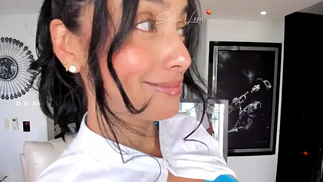 sofiasexhot online show from 2, 3, 2025