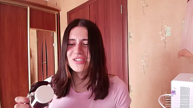 KristinaScott online show from 15, 4, 2026