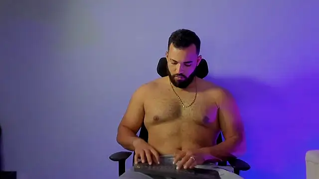 Snapshot of Chris_Varden chatting on 22, 12, 2025 Chris Varden online show from 22, 12, 2025