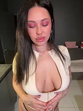 Snapshot of Lolla_dolly chatting on 28, 11, 2025 Lolla dolly online show from 28, 11, 2025