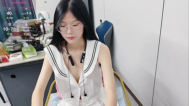 Snapshot of xlin-baby chatting on 7, 5, 2026 xlin-baby online show from 7, 5, 2026