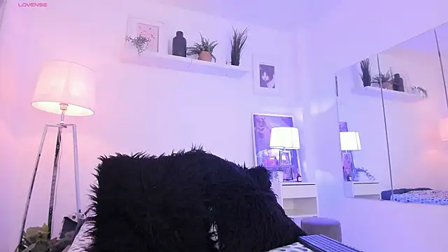 Snapshot of Miluu_dh chatting on 18, 12, 2025 Miluu dh online show from 18, 12, 2025