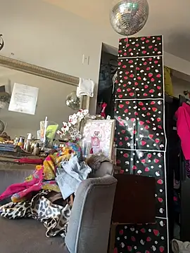 Motherbigbus online show from 7, 3, 2026