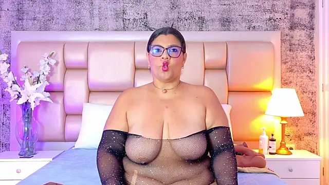 SelennaCooper online show from 5, 2, 2026